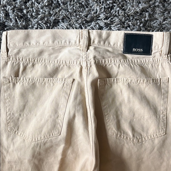 Hugo Boss Light Relaxed Jeans - Picture 3 of 6